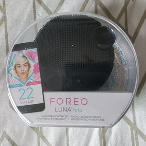 Foreo facial cleansing brush